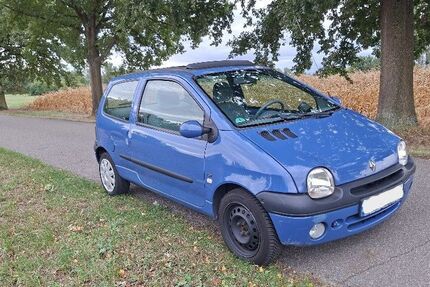 Renault Twingo 98.500 km 2.590 &euro; Karlsruhe 76149