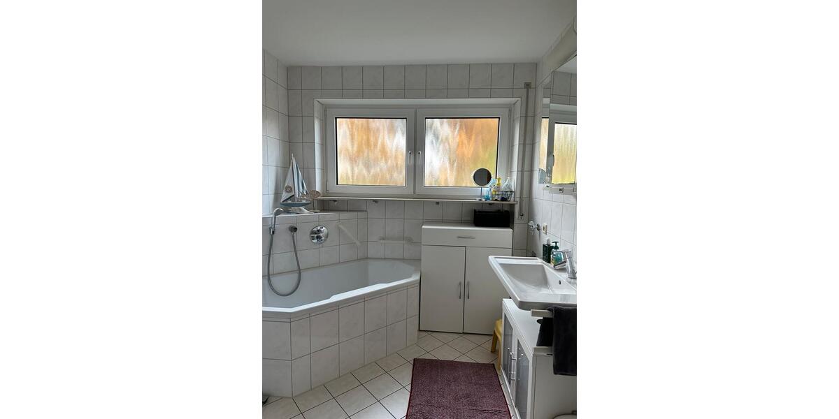 Etagenwohnung Birkenfeld - 3 Zimmer, 100 m&sup2;, 1.250&euro; | Angebot:25379685