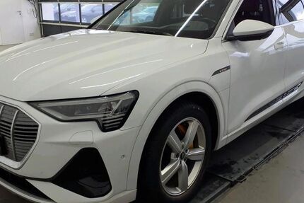 Audi e-tron 40.320 km 39.900 &euro; Ettlingen 76275