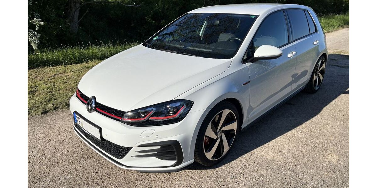 VW Golf 62.000 km 21.900 &euro; Maulbronn 75433