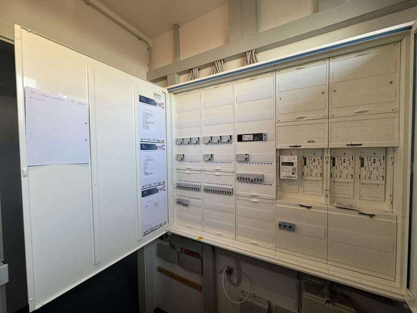 Modernes Reihenendhaus mit Wohn- und Gewerbeanteil + Garten, Garage & 3 Stellplätzen in Rheinstetten