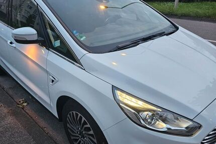 Ford S-Max 89.000 km 22.980 € Stuttgart 70499