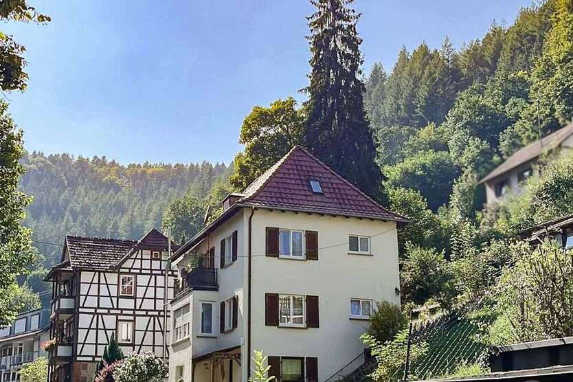 Haus zum Kaufen in Calw 450.000 € 180.27 m²