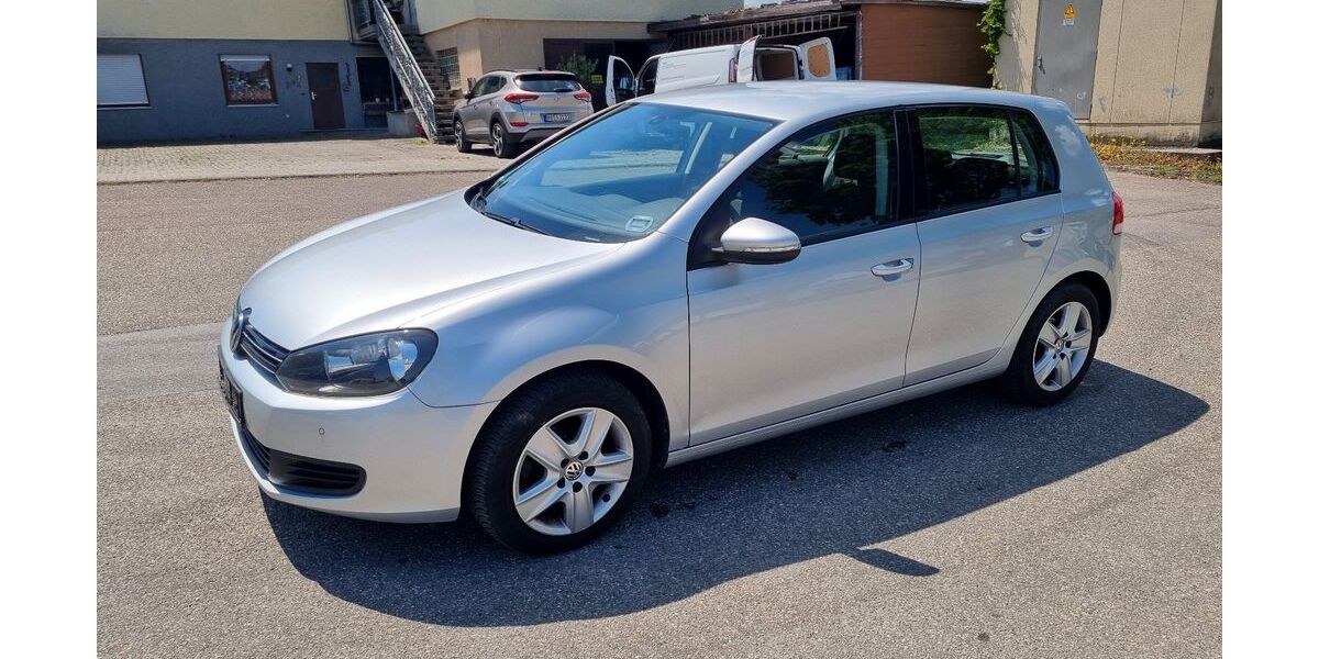 VW Golf 117.481 km 4.399 &euro; Leonberg Gebersheim 71229
