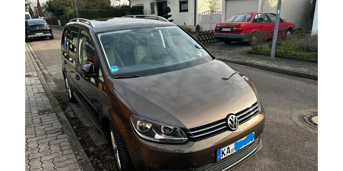 VW Touran 179.000 km 9.990 &euro; Karlsruhe 76185