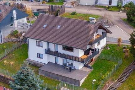 Vielseitiges Einfamilienhaus in idyllischer Lage - perfekt für Familien oder mehrere Generationen