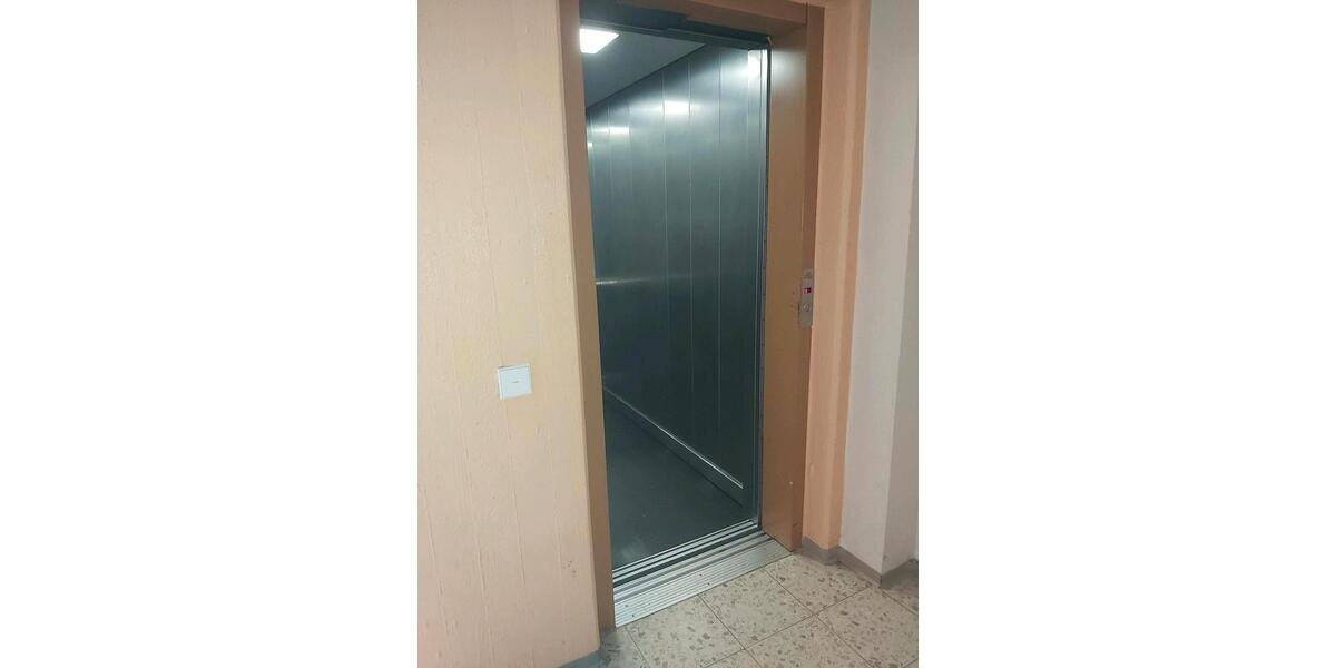 Etagenwohnung Sindelfingen Eichholz - 5 Zimmer, 100 m&sup2;, 1.350&euro; | Angebot:26448429