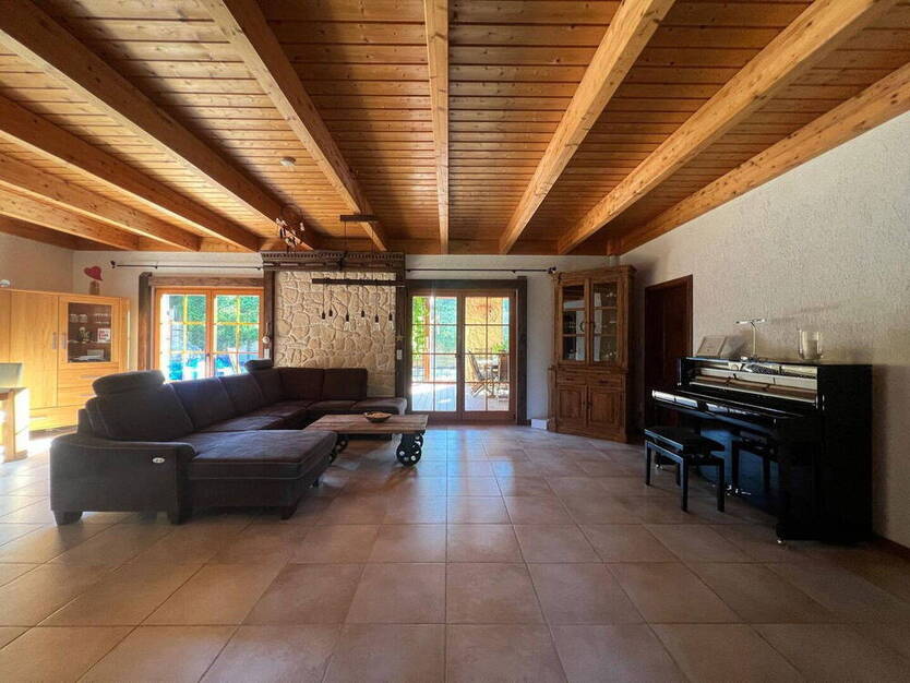 Mediterranes Einfamilienhaus in ruhiger Lage. Provisionsfrei, da Privatverkauf !!!