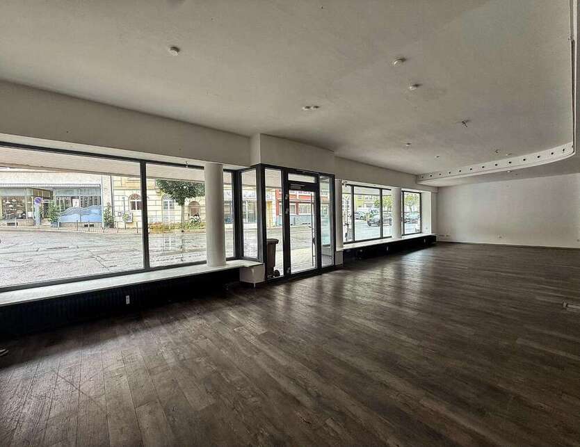 Einzelhandel in Pforzheim 1.200 € 115 m²