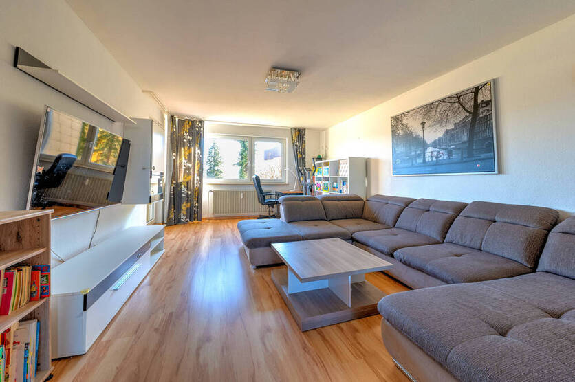 Helle 4,5-Zimmer-Wohnung mit überdachtem Südbalkon