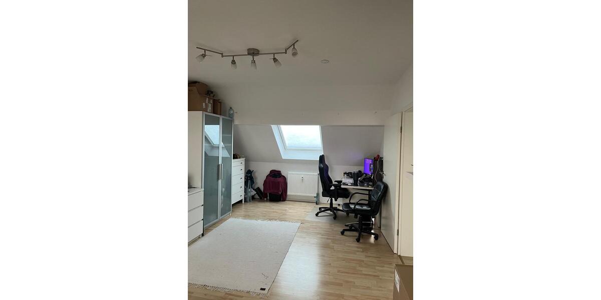 Dachgeschoßwohnung Karlsruhe Daxlanden - 4 Zimmer, 100 m&sup2;, 1.300&euro; | Angebot:25023270