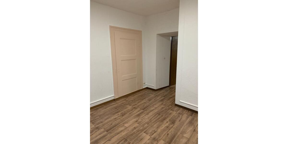 5-Zimmer-Eigentumswohnung in einem 3-Familien-Haus in KA-Neureut 5 zimmer