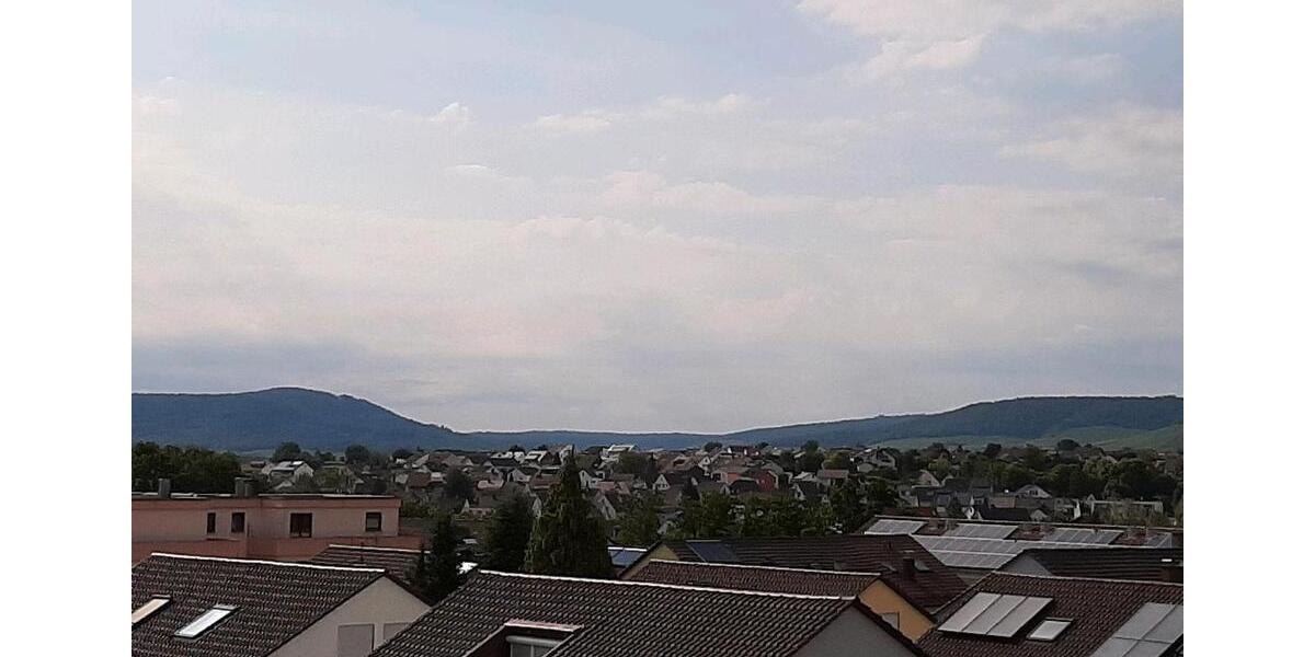 Etagenwohnung Sachsenheim - 4.5 Zimmer, 94 m&sup2;, 1.250&euro; | Angebot:25753183