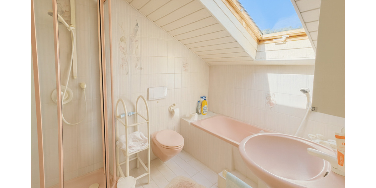 Reihenendhaus Ostelsheim - 8 Zimmer, 216 m&sup2;, 479.000&euro; | Angebot:26915573