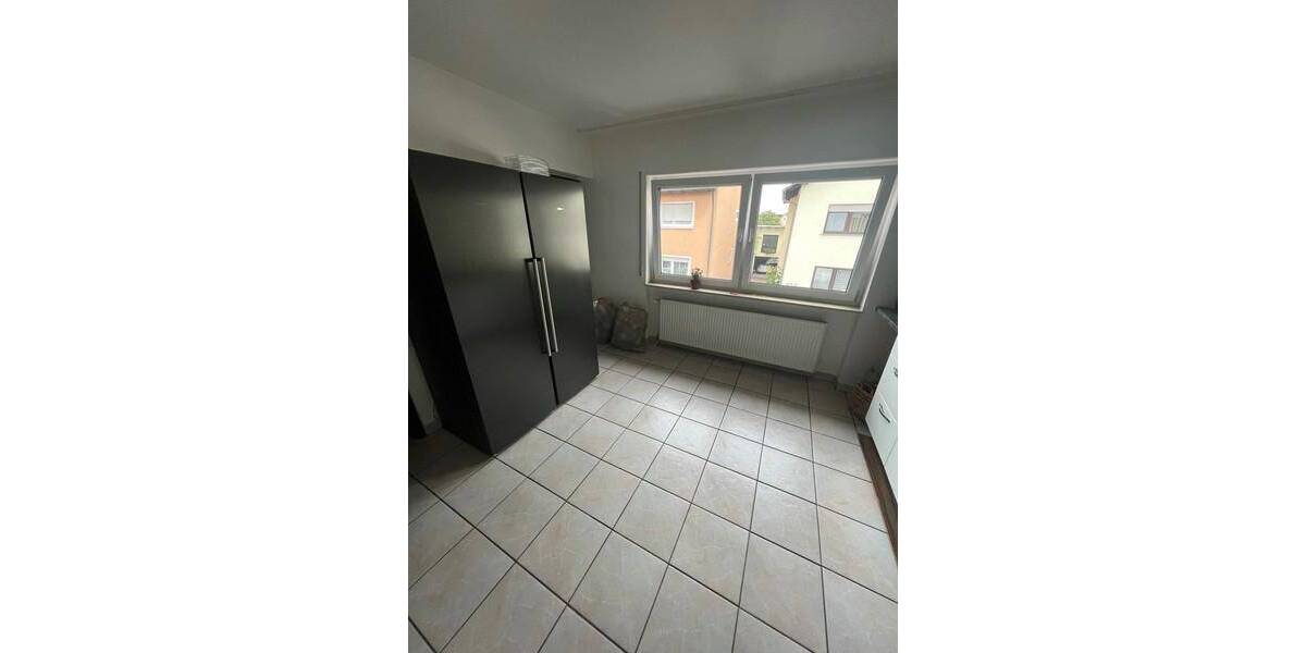 Gewerbeeinheit + 2 WE im Zentrum des Lebens und Metropolregion Karlsruhe nah. 6 zimmer