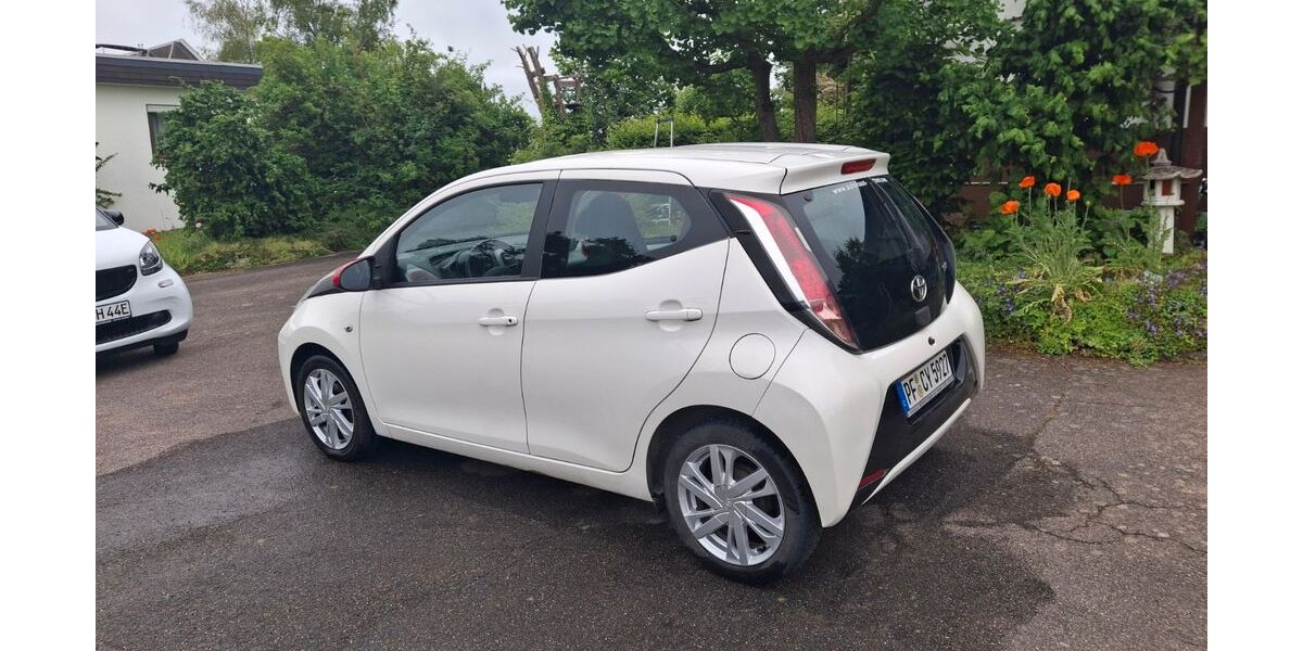 Toyota Aygo (X) 42.053 km 8.400 &euro; Mühlacker 75417