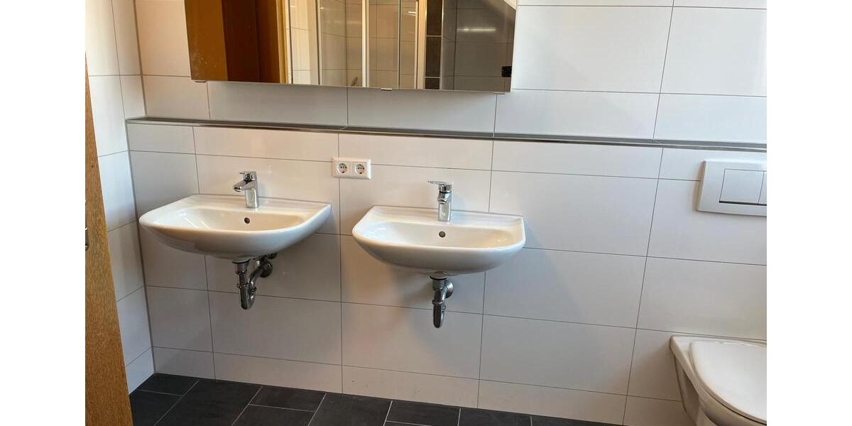Einfamilienhaus Leonberg - 7 Zimmer, 192 m&sup2;, 2.000&euro; | Angebot:26357981