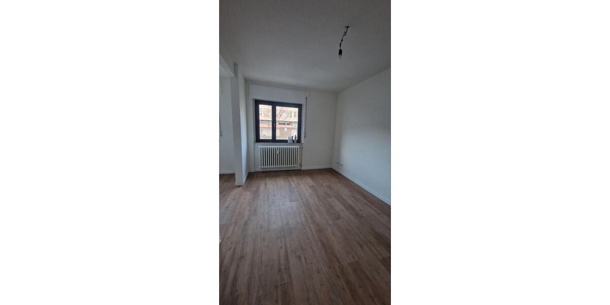 Modern und hell: Renovierte 2-Zimmer-Wohnung mit Tageslichbad 2 zimmer