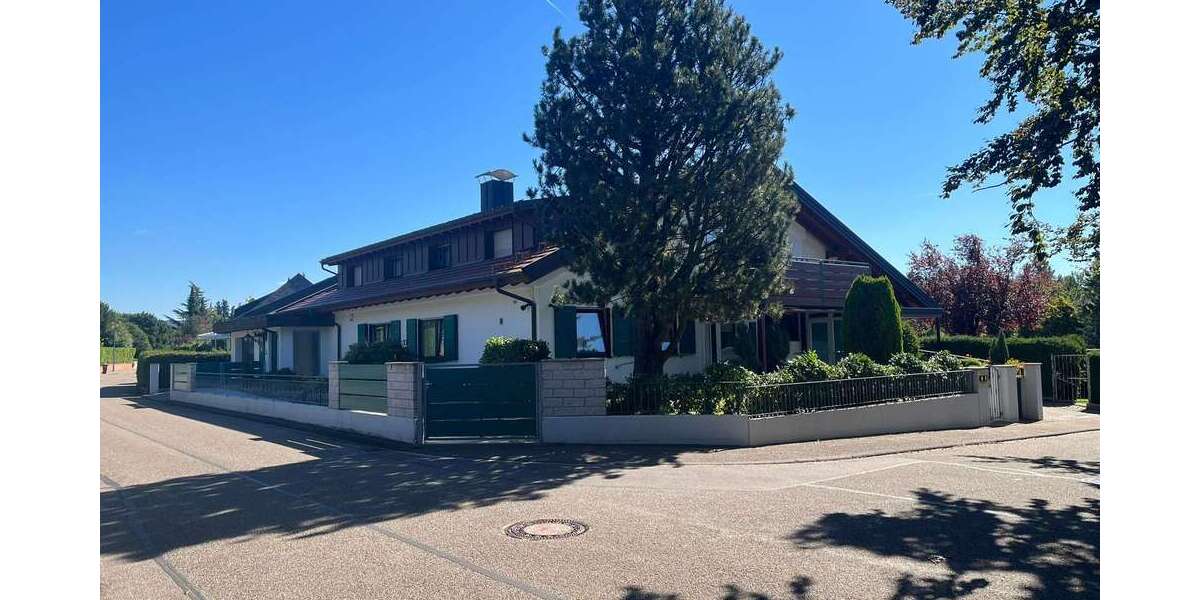 Haus zum Kaufen in Waldbronn 1.150.000 € 369 m² 7 zimmer