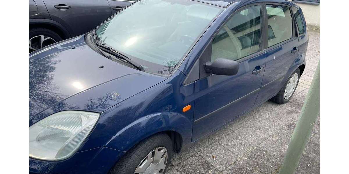 Ford Fiesta 180.000 km 950 &euro; Karlsruhe 76189