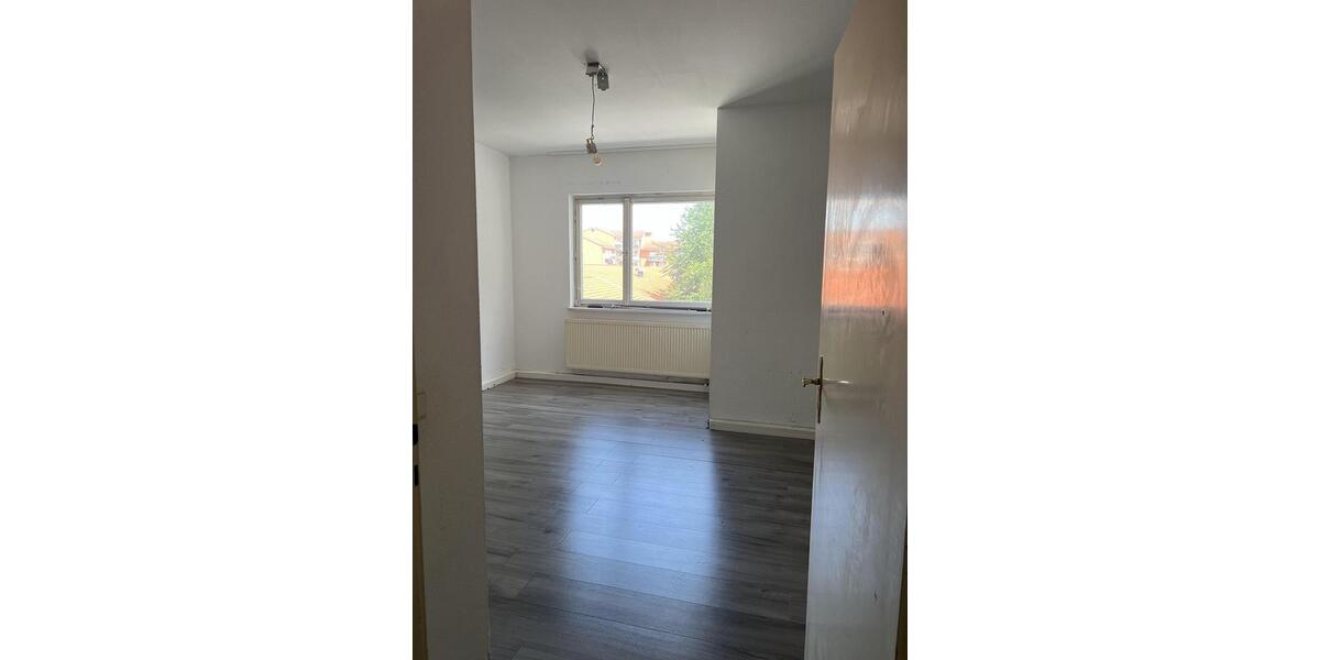 Etagenwohnung Pforzheim Dillweißenstein - 3 Zimmer, 90 m&sup2;, 1.250&euro; | Angebot:26064332