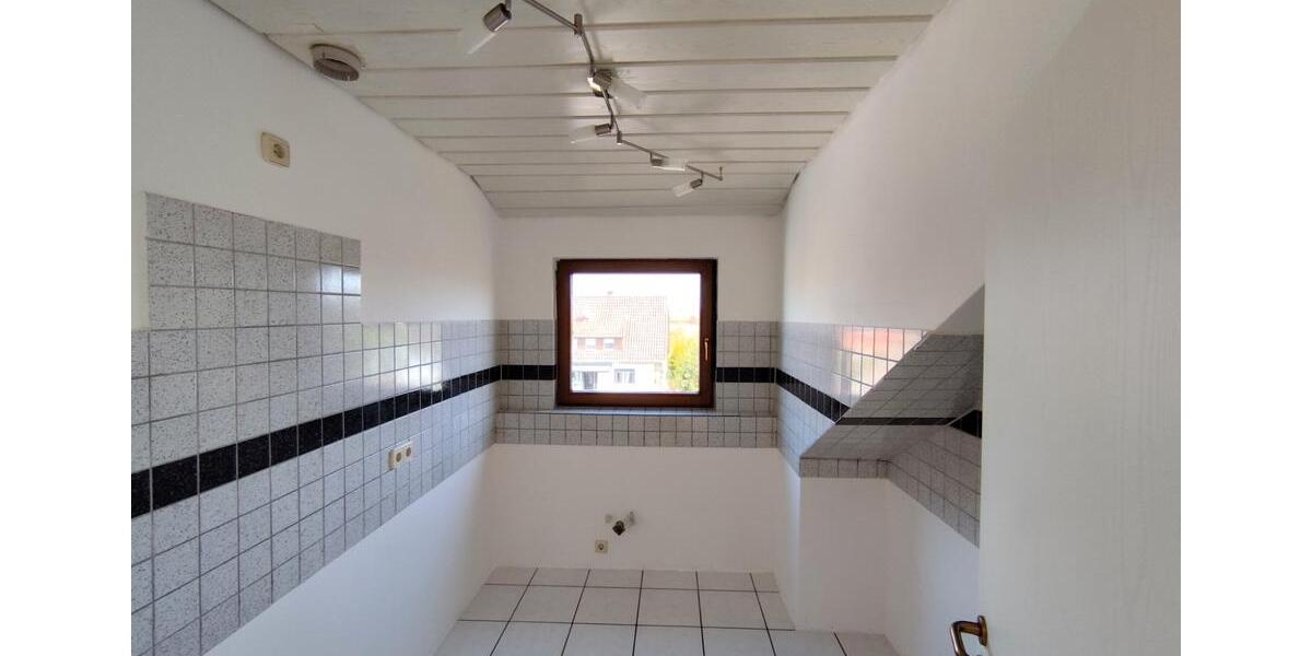 Dachgeschoßwohnung Neuenbürg - 3.5 Zimmer, 85 m&sup2;, 980&euro; | Angebot:26354841