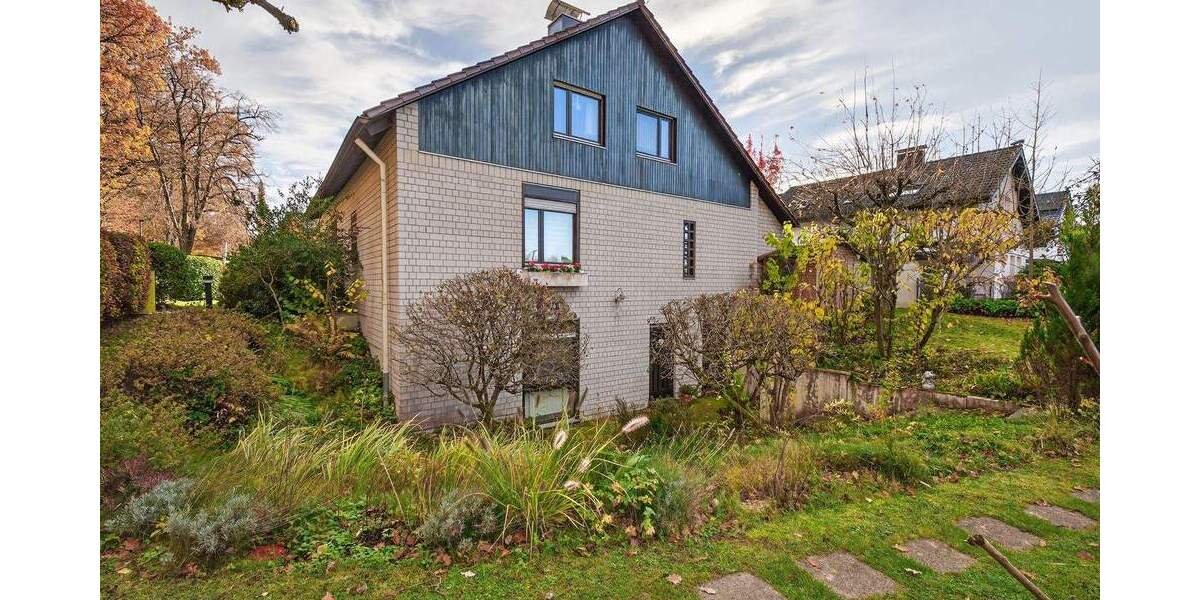 Einfamilienhaus Waldbronn / Etzenrot Etzenrot - 9 Zimmer, 252 m&sup2;, 895.000&euro; | Angebot:25681034