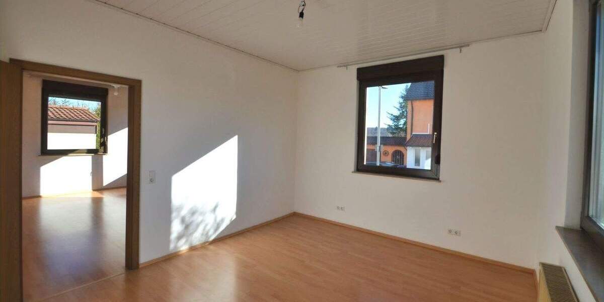 Mehrfamilienhaus, Wohnhaus Rutesheim - 7 Zimmer, 178 m&sup2;, 538.000&euro; | Angebot:25704324