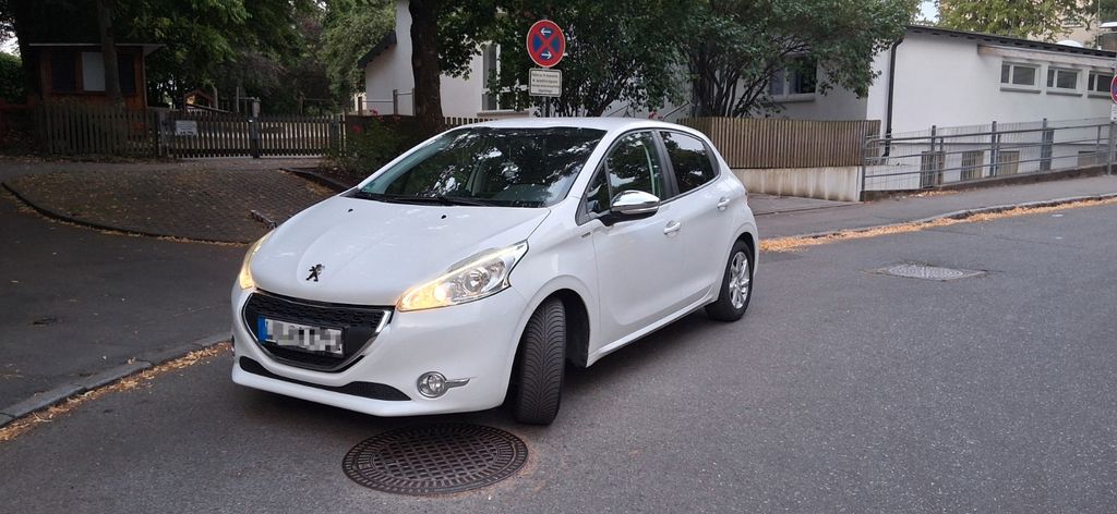Peugeot 208 187.000 km 2.950 &euro; Sindelfingen 71067