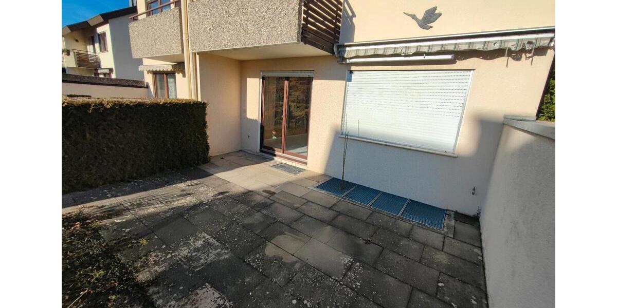 Doppelhaushälfte mit Garage, 3 Stellplätze, Terrasse & Balkon 6 zimmer