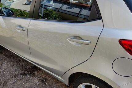 Mazda 2 203.300 km 2.400 &euro; Pforzheim 75177
