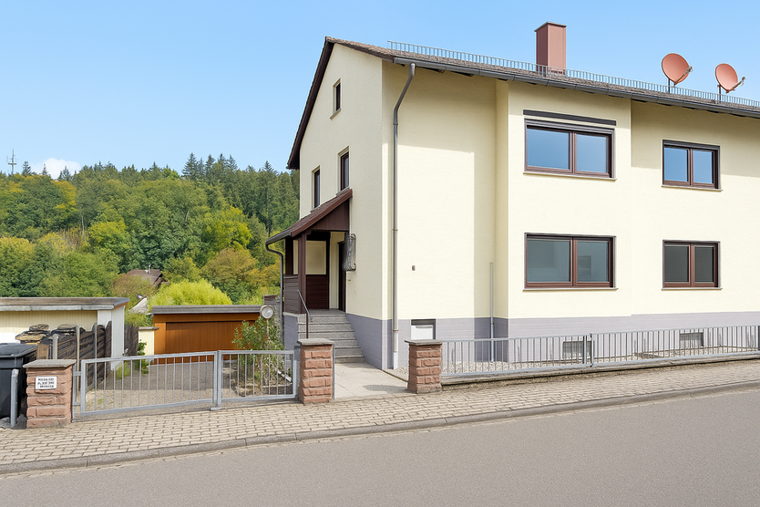 Haus zum Kaufen in Pforzheim 339.000 € 147.9 m² 7 zimmer