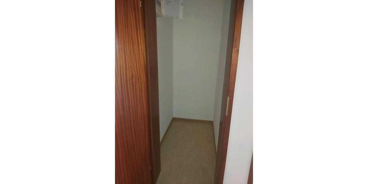 Etagenwohnung Sindelfingen Eichholz - 5 Zimmer, 100 m&sup2;, 1.350&euro; | Angebot:26448429