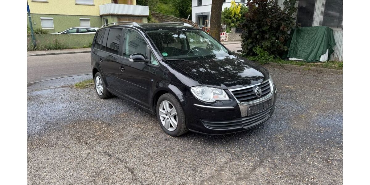 VW Touran 178.000 km 3.999 &euro; Mühlacker 75417