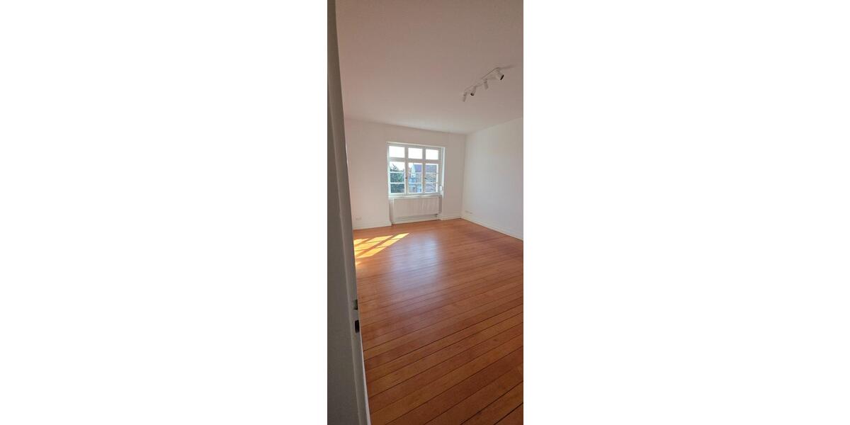 Etagenwohnung Karlsruhe Innenstadt-Ost - 4 Zimmer, 116 m&sup2;, 2.095&euro; | Angebot:25638358