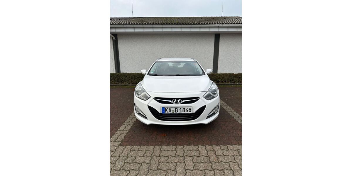 Hyundai i40 211.000 km 5.700 € Weingarten 76356