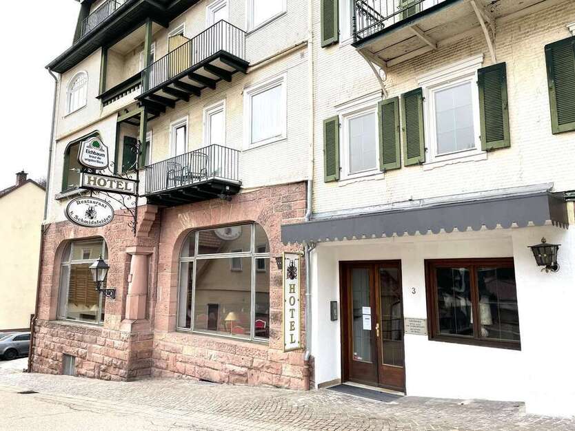Gastronomie in Bad Herrenalb 1.500 € 240 m²