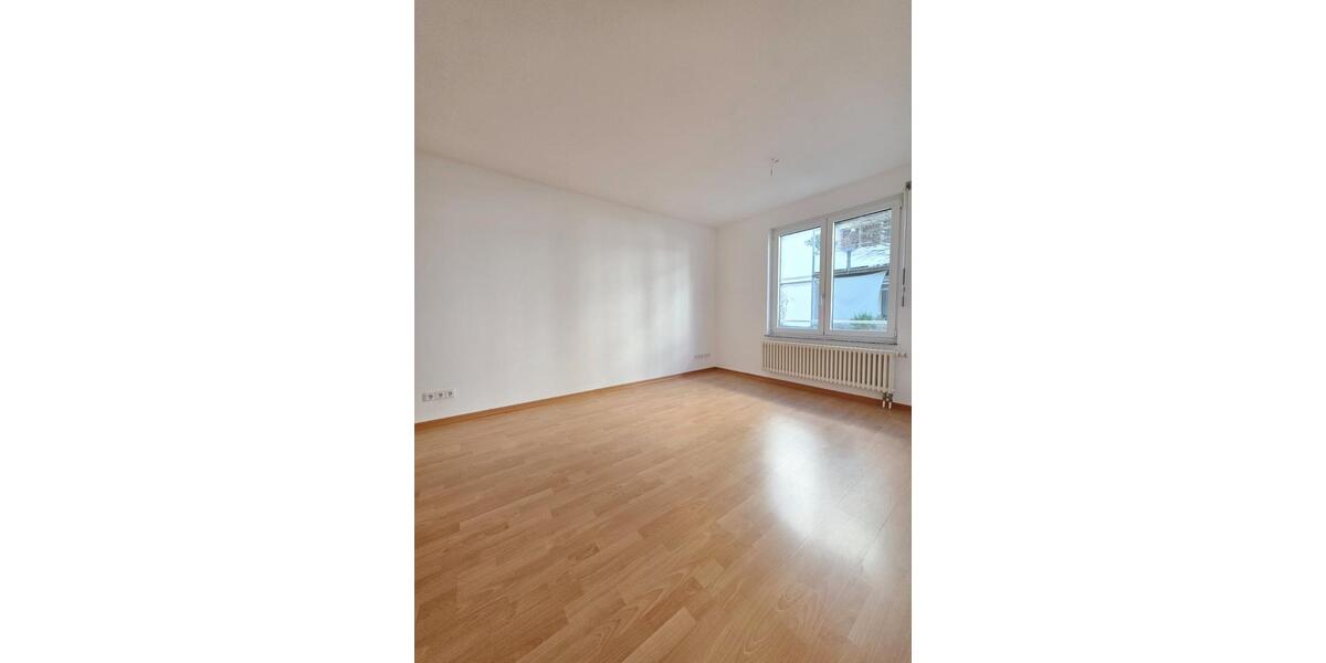 Erdgeschoßwohnung Karlsruhe Südstadt - 4 Zimmer, 132 m&sup2;, 1.750&euro; | Angebot:25447008