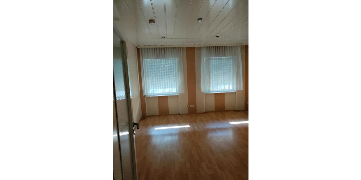 Etagenwohnung Pforzheim Nordstadt - 4 Zimmer, 113 m&sup2;, 298.000&euro; | Angebot:27085451