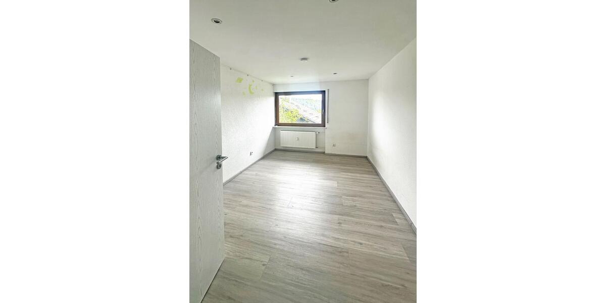 Mehrfamilienhaus, Wohnhaus Pforzheim Eutingen - 11 Zimmer, 268 m&sup2;, 599.000&euro; | Angebot:26539430