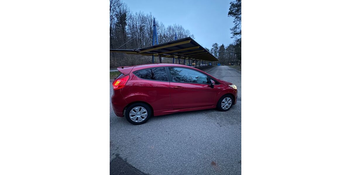 Ford Fiesta 96.654 km 7.500 &euro; Ettlingen 76275