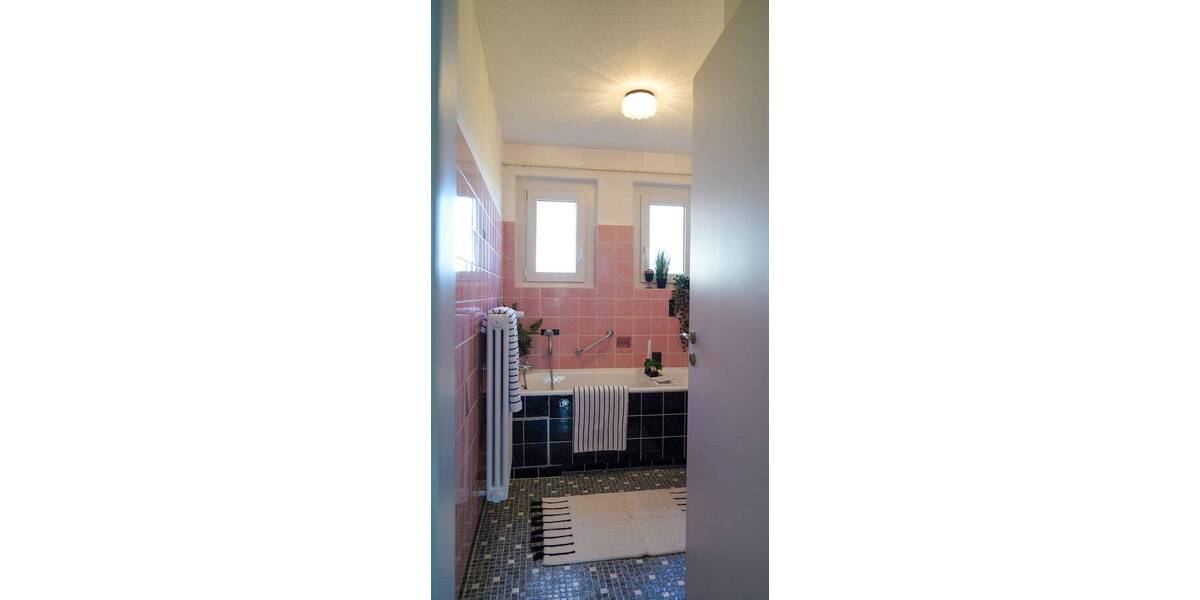 Mehrfamilienhaus, Wohnhaus Engelsbrand Grunbach - 7 Zimmer, 212 m&sup2;, 445.000&euro; | Angebot:25909412