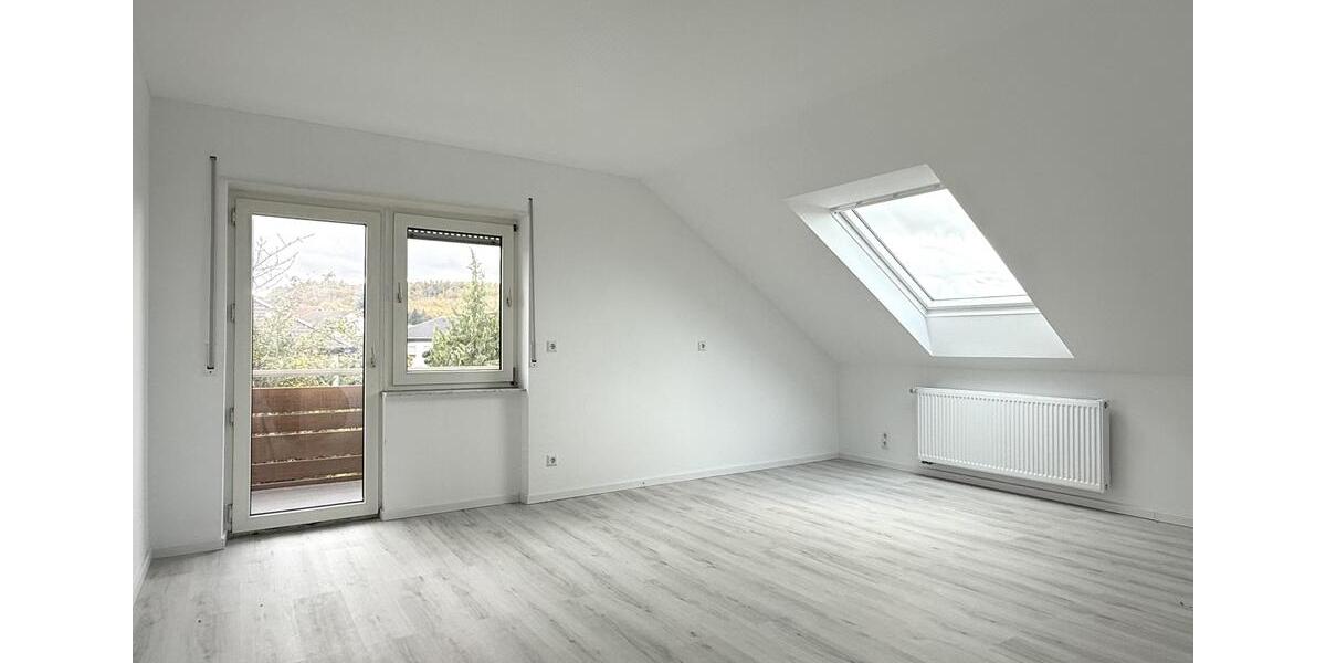 Dachgeschoßwohnung Kürnbach - 4 Zimmer, 120 m&sup2;, 1.175&euro; | Angebot:26284377