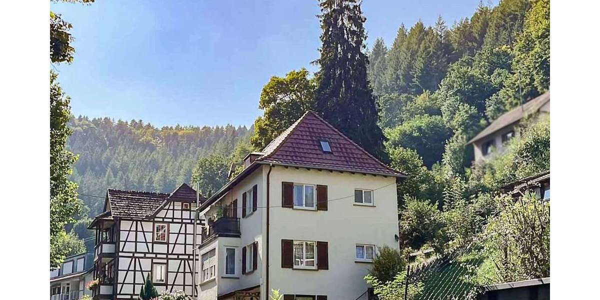 Haus zum Kaufen in Calw 329.000 € 180.27 m² 7 zimmer