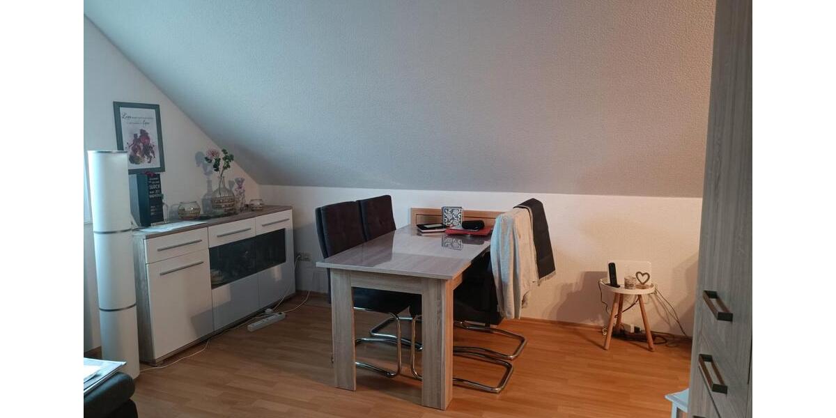 Dachgeschoßwohnung Sulzfeld - 3 Zimmer, 52 m&sup2;, 450&euro; | Angebot:25987953