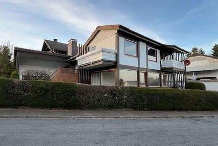 provisionsfrei: Attraktives Einfamilienhaus mit großzügiger Holzterrasse und Aussenkamin 7 zimmer