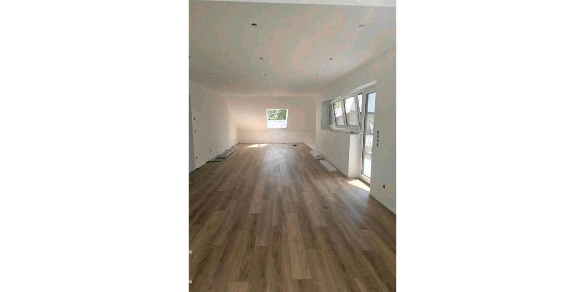 Dachgeschoßwohnung Kraichtal - 4 Zimmer, 110 m&sup2;, 1.200&euro; | Angebot:25993657