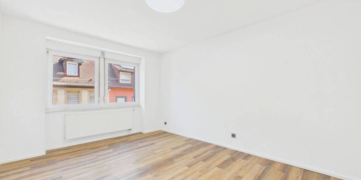 Mehrfamilienhaus, Wohnhaus Bretten - 9 Zimmer, 250 m&sup2;, 840.000&euro; | Angebot:26876572