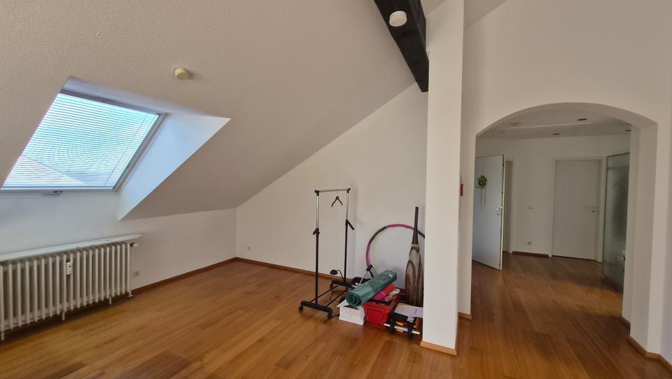 Geräumige helle 3,5-Zimmer-Wohnung in KarlsruheWolfartsweier 3.5 zimmer