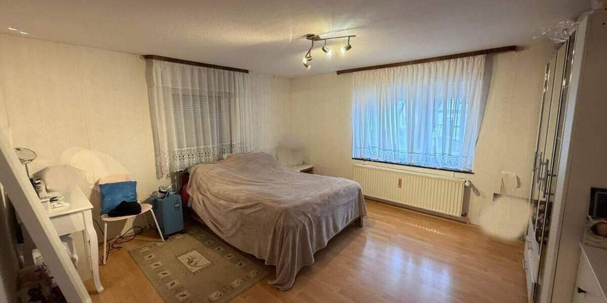 2 Familienhaus in Effringen zu verkaufen. 7 zimmer